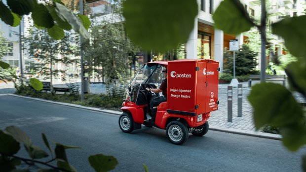 Paxster i Posten-farger kjører i Oslo