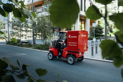 Paxster i Posten-farger kjører i Oslo